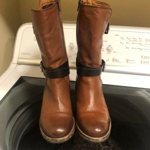 Boots brown Clark’s size 8 med